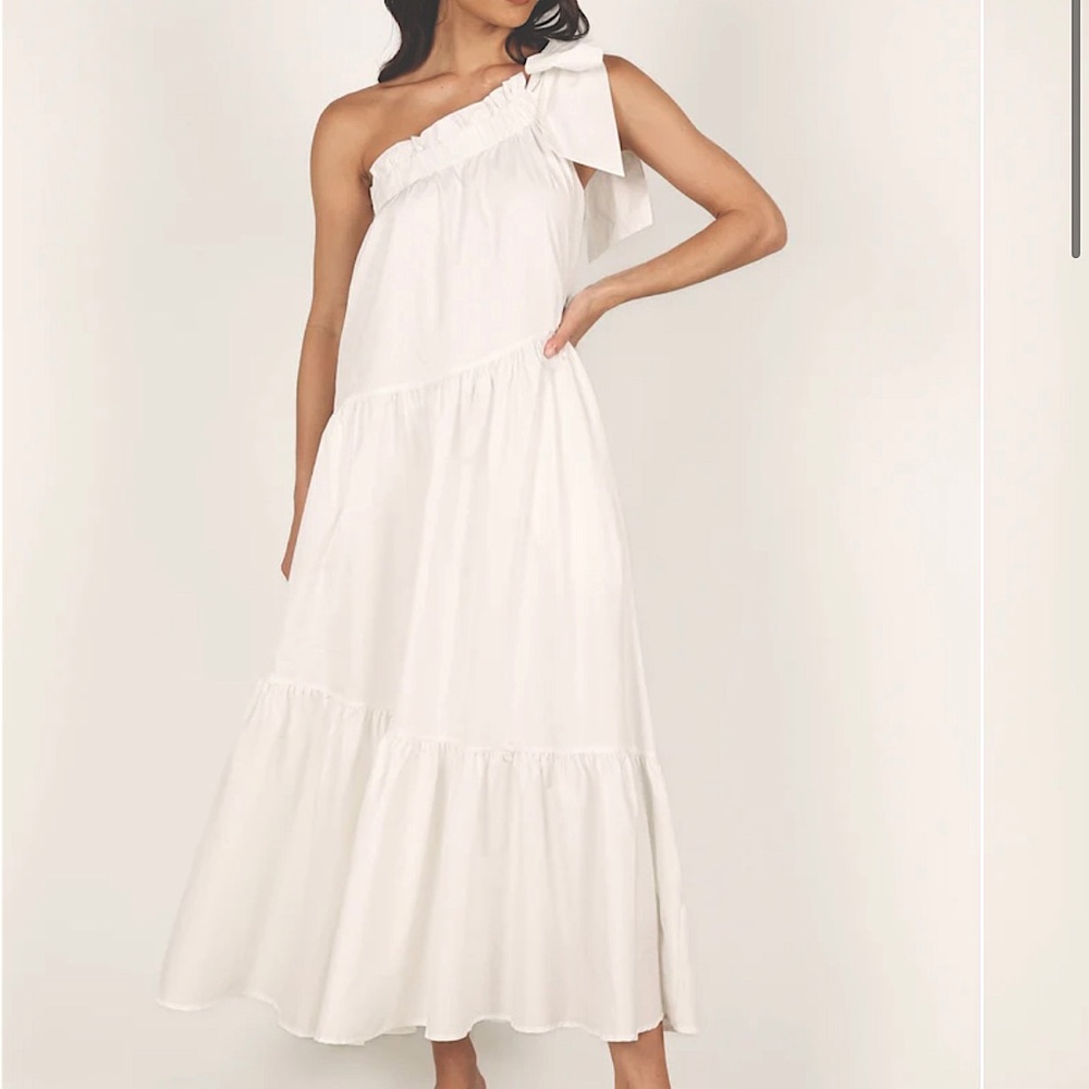 Petal & Pup White One-Shoulder Maxi Dress